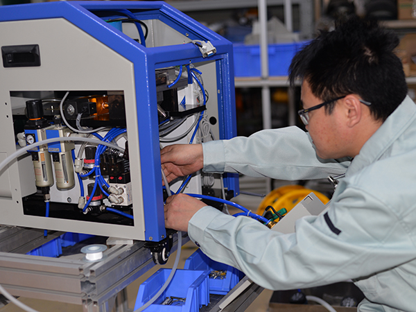 LED廠家使用博革自動鉚釘機(jī)案例